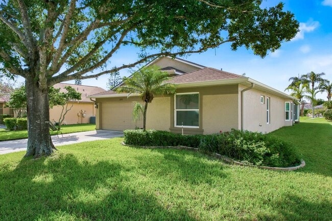 Building Photo - 349 Fountainview Cir