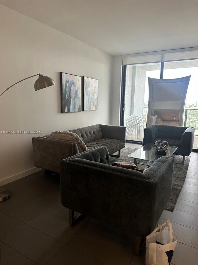 Foto del edificio - 1600 NE 1st Ave