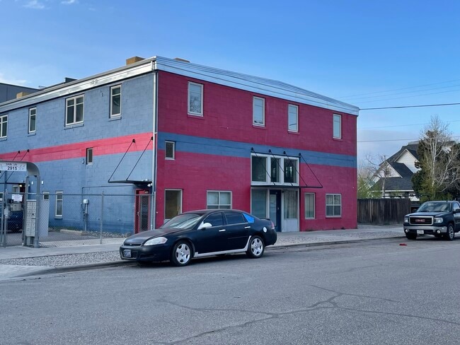 Building Photo - 2915 2nd Ave S