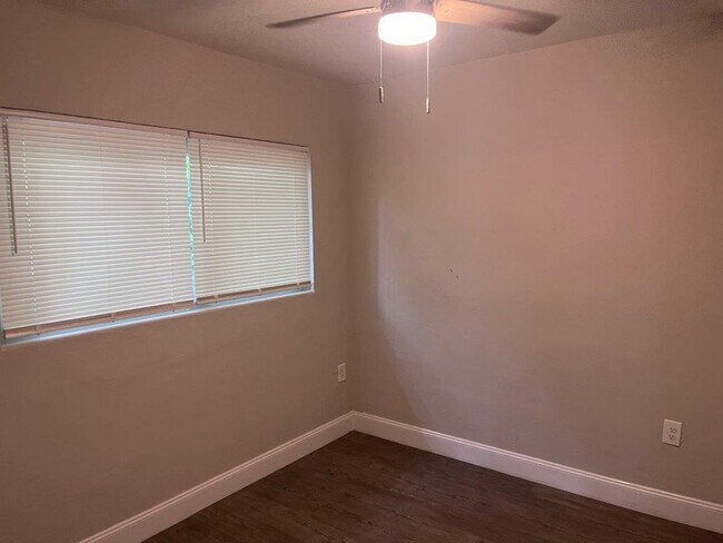 Building Photo - Updated and Spacious Clean Home, Available...