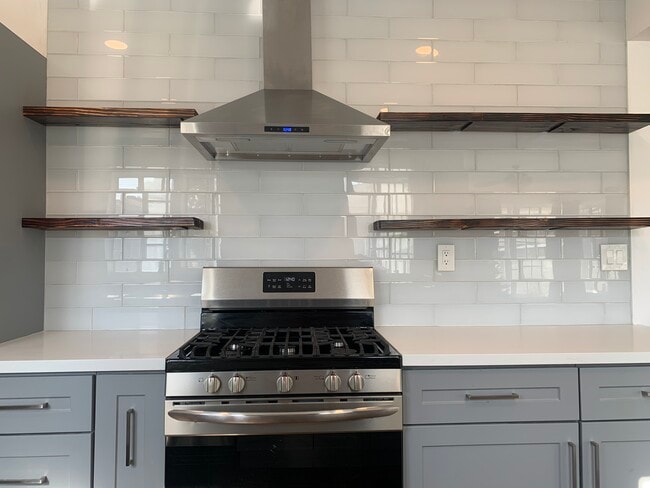 Building Photo - 754 West 18th Street