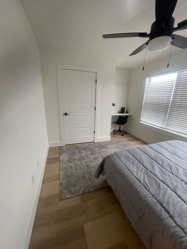 Building Photo - Bentonville Townhouse!