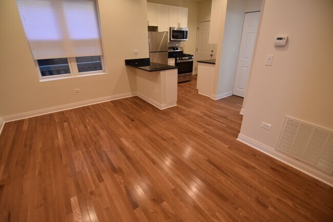 Foto del edificio - 3121 N Sheffield Ave