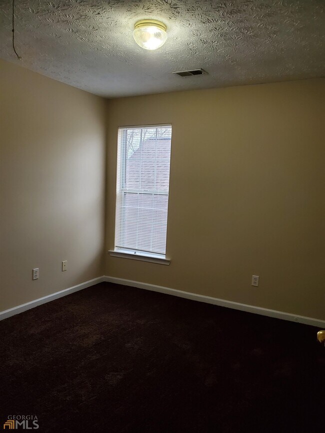 Foto del edificio - 9555 Lakeview Cir