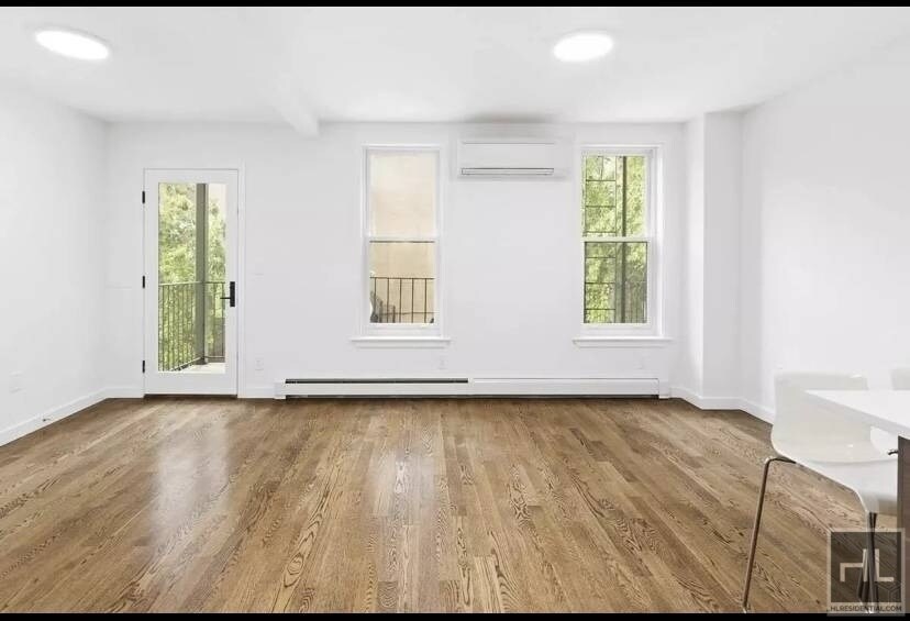 Primary Photo - 682-686 6th Ave