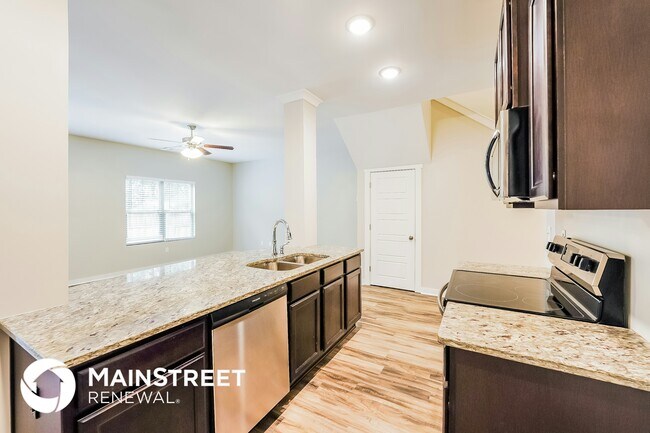 Foto del edificio - 635 Briar Ridge Cir