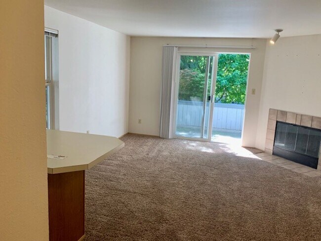 Foto del edificio - 6016 Fauntleroy Wy SW