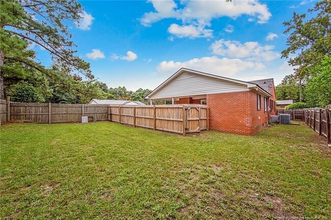 Building Photo - 1203 Turnpike Rd