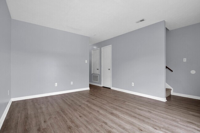 Foto del edificio - 5906 Aftonshire Dr