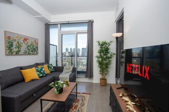 Building Photo - 203 Jarvis St