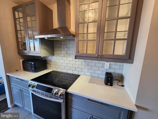 Foto del edificio - 4301 Massachusetts Ave NW