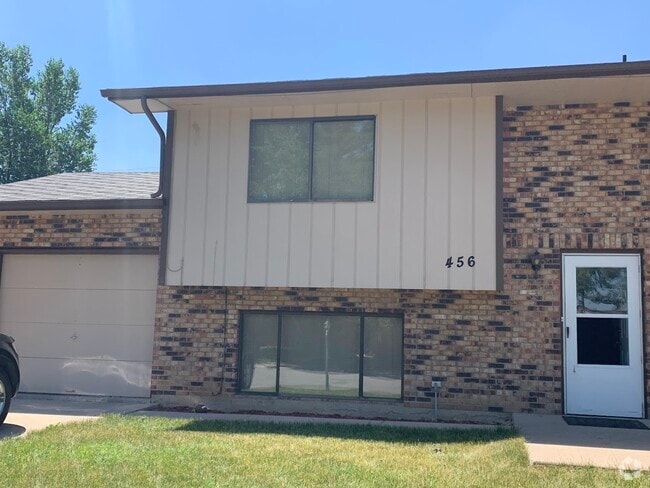 Building Photo - 456 Mulberry Dr