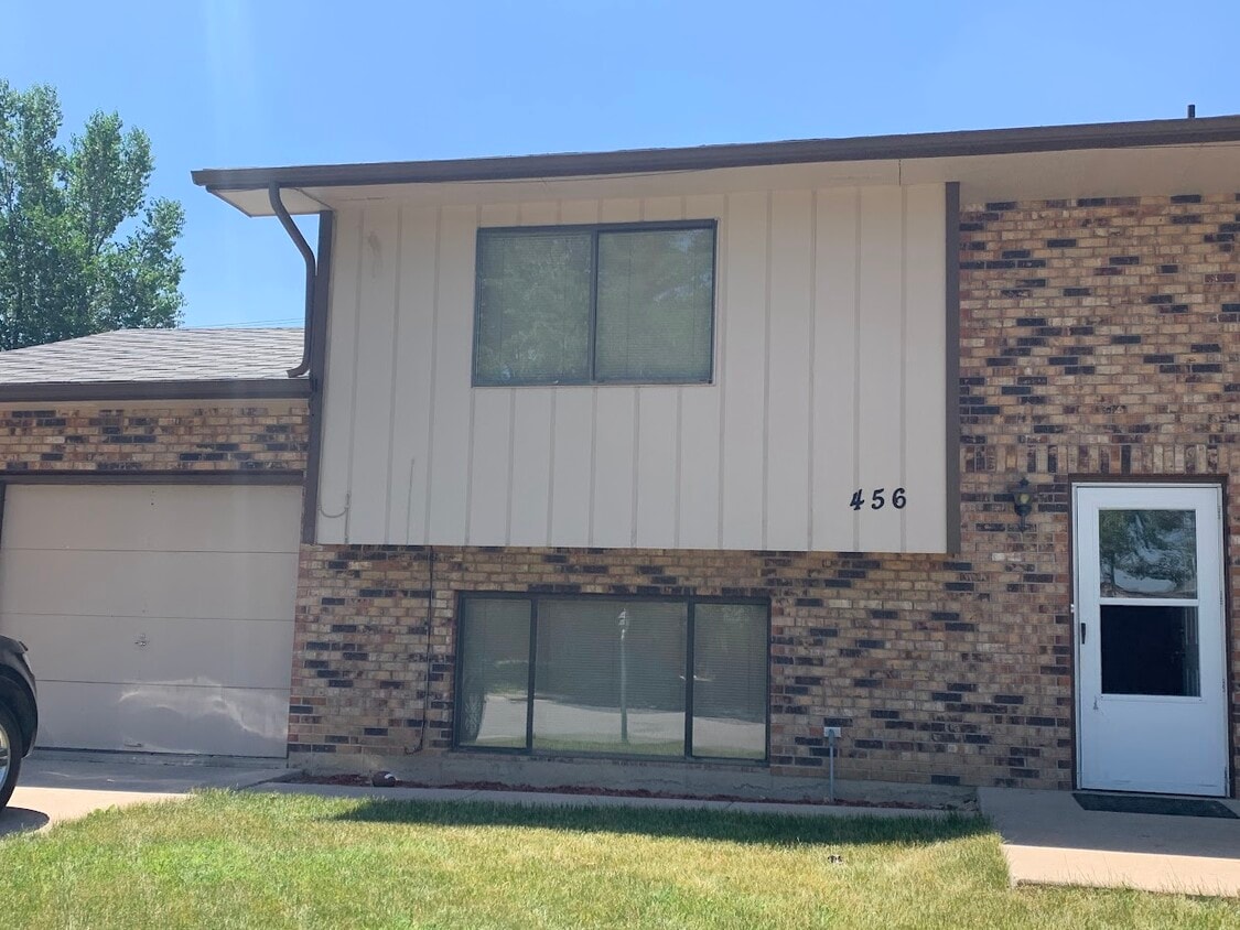 Exterial - 456 Mulberry Dr