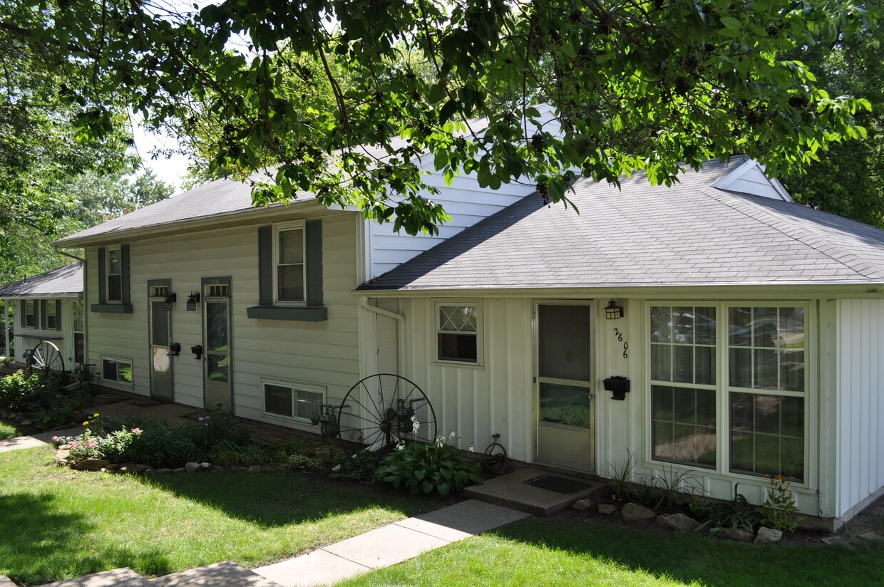 2606 Fairleigh Ter Unit 2606, Saint Joseph, MO 64506 Apartments in