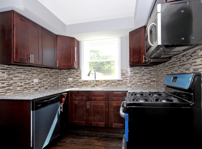 Foto del edificio - 10549 S Vernon Ave