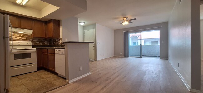 Foto del edificio - 1455 E Katie Ave