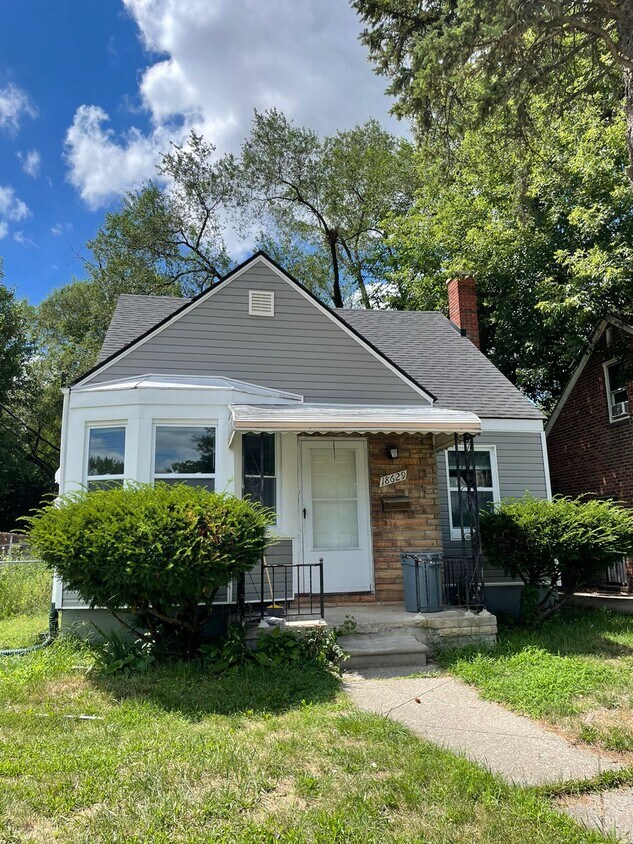 Primary Photo - 18629 Greenview Ave