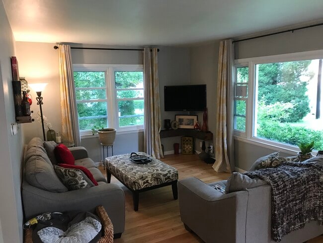 Foto del edificio - 12417 W Honey Ln