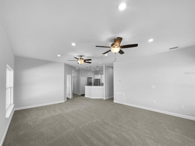 Building Photo - 1045 James Dr