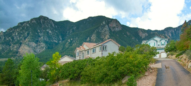 Building Photo - 5320 Broadmoor Bluffs Dr