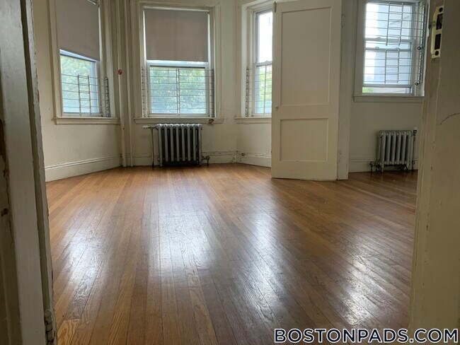 Building Photo - 1171 Boylston St
