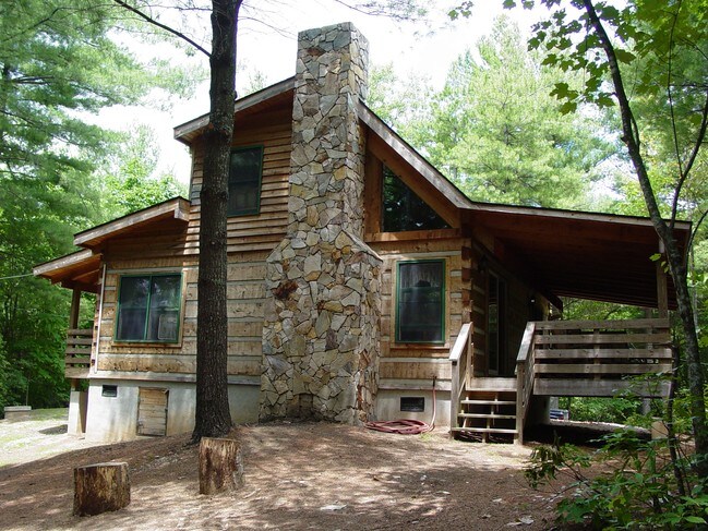 Fall Creek Cabins Apartments Purlear Nc Apartments Com