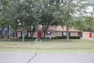 Building Photo - 534 Aspendale Dr