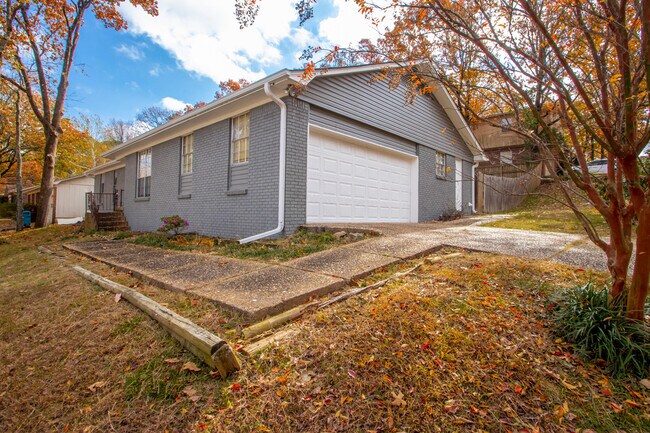 Building Photo - 12605 Pleasant View Dr
