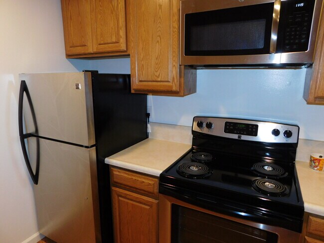 Building Photo - 1301 Palos Verdes Dr