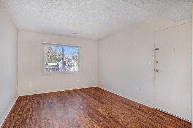 Building Photo - 210 Harrison St