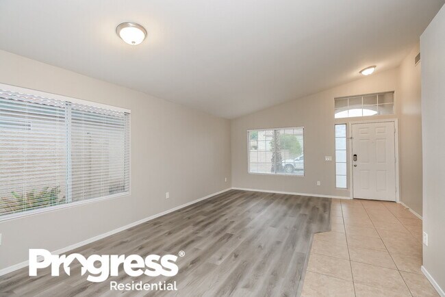 Building Photo - 501 S Silverbrush Dr