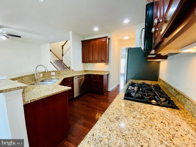 Building Photo - 2222 Greywing St