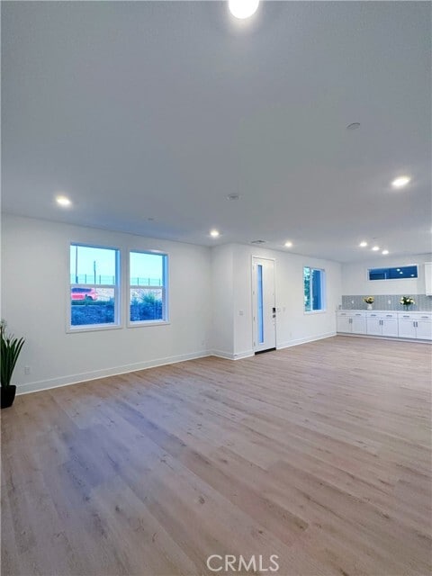 Building Photo - 293 Lynx