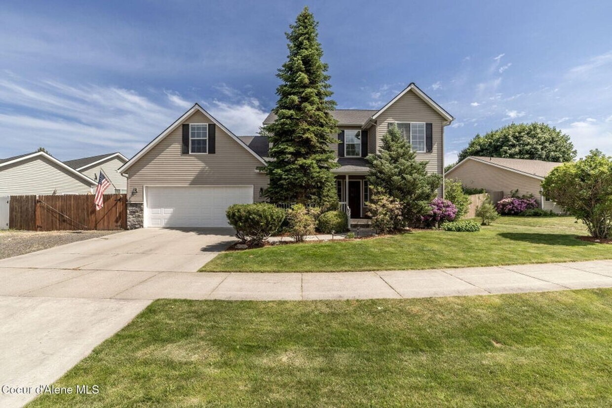 Foto principal - Beautiful home in Broadmore Estates