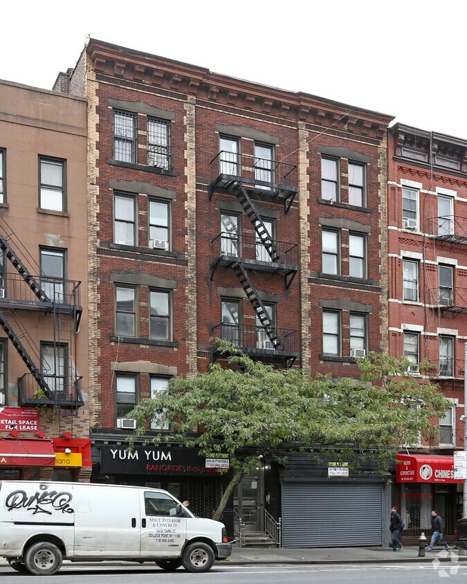 Building Photo - 650 9th Ave