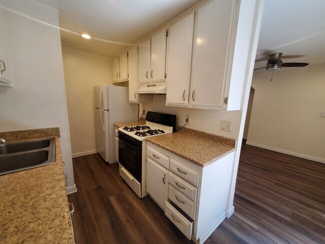 kitchen - 8641 Glenoaks Blvd