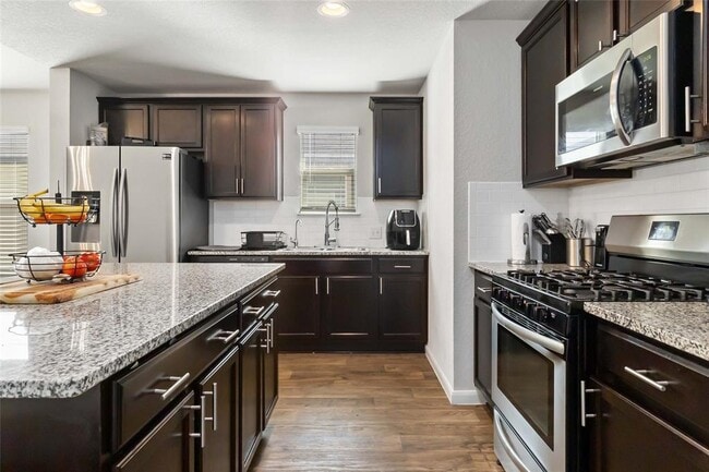 Foto del edificio - 114 Groves Ln