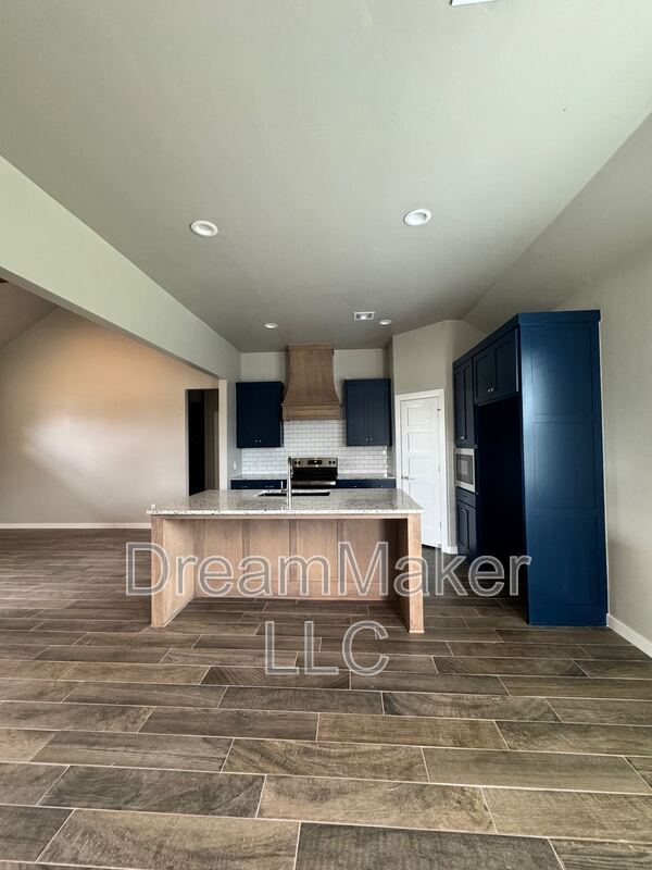 Foto del edificio - 5328 Red Maple Ave