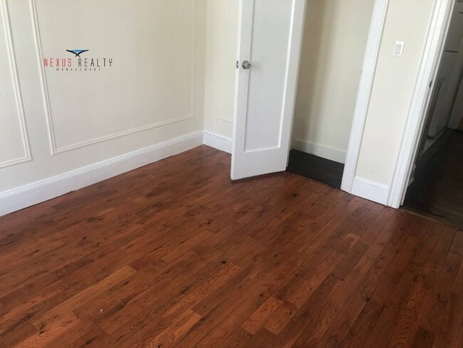 Foto del edificio - 43-22 58th St