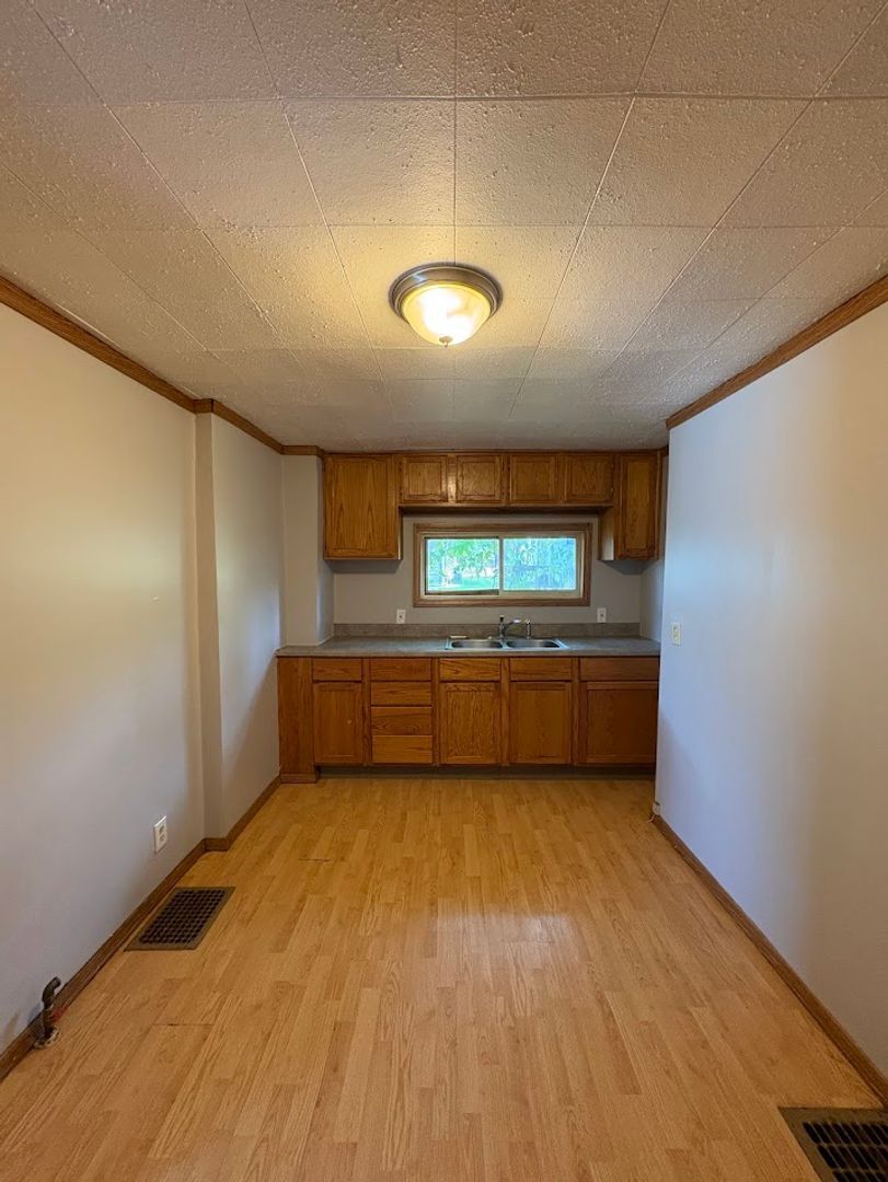 2149 18th St SW Akron, OH 44314 – photo 5