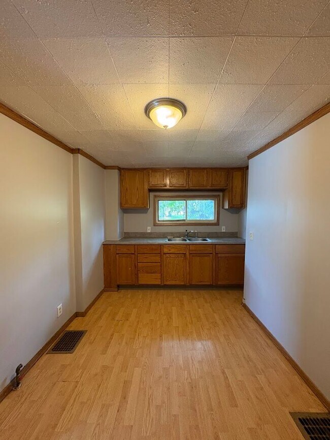 Foto del edificio - Two bedroom one bathroom home for rent