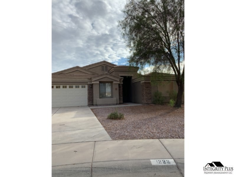 Primary Photo - 1222 W Descanso Canyon Dr