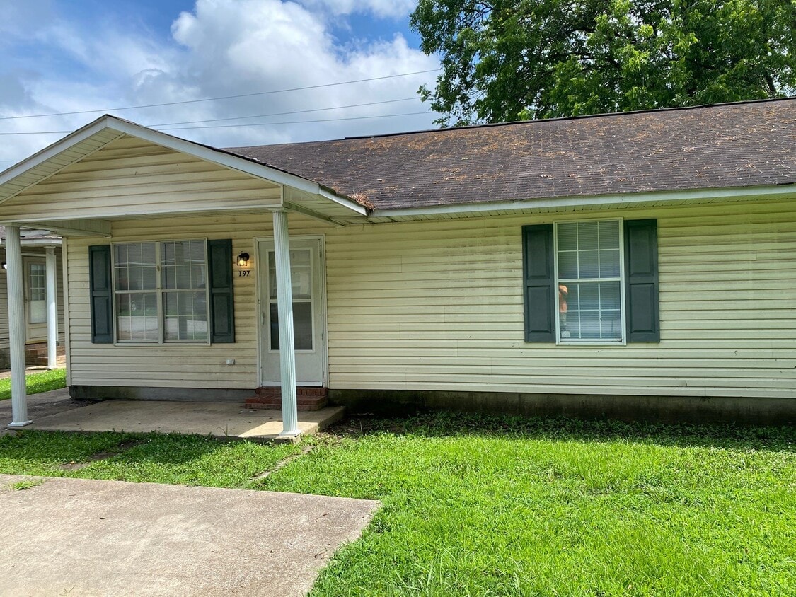 Primary Photo - 197 Misty Ln
