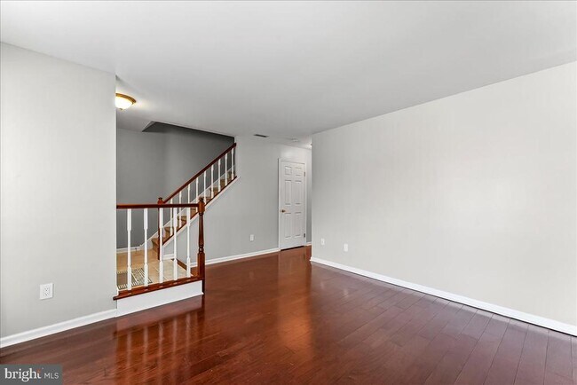 Foto del edificio - 705 Meadow Ct