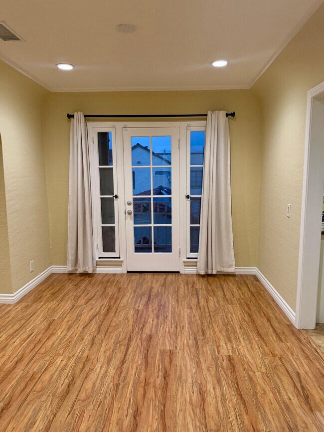 Foto del edificio - 1228 S Highland Ave
