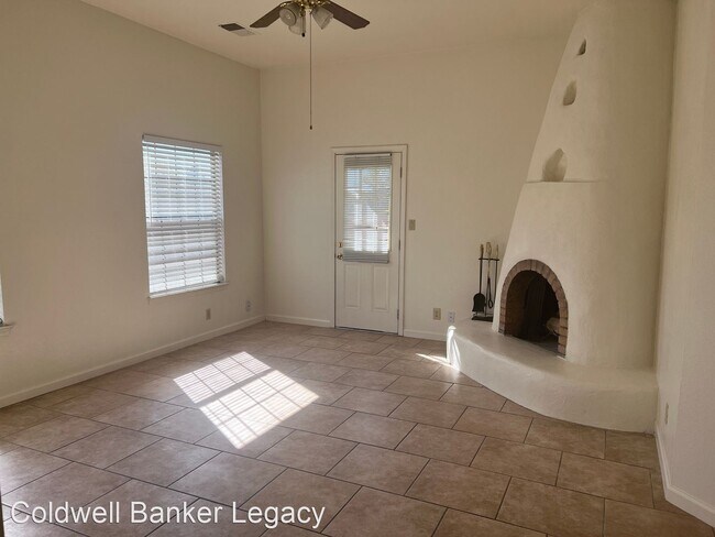 Building Photo - 2 br, 2 bath House - 5401 Luttrell Ct NE
