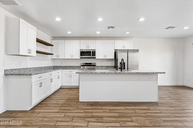 Foto del edificio - 55 N Santa Barbara