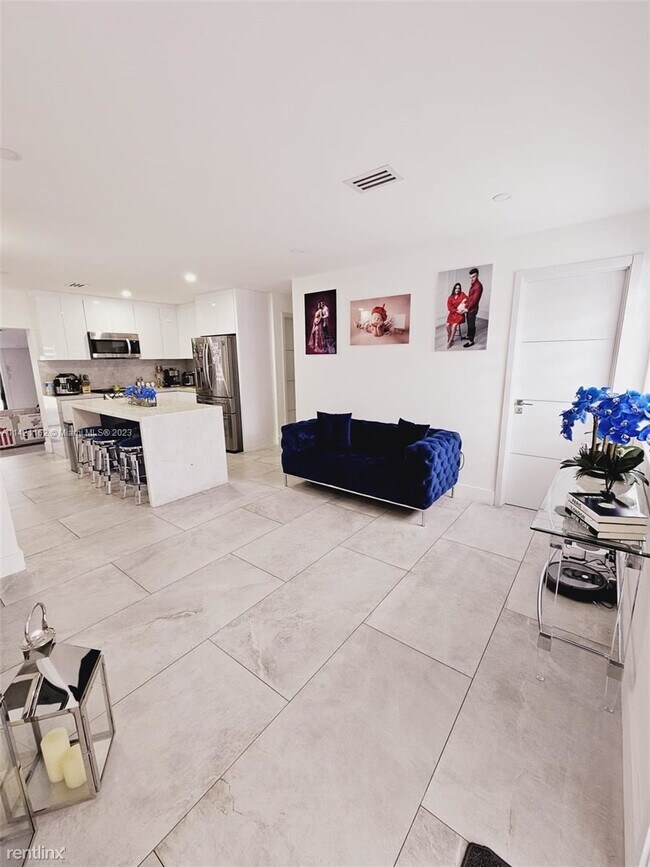 Foto del edificio - 2 br, 2 bath House - 2321 NW 196th Ter