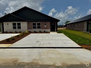Building Photo - 3532 Game Farm Rd