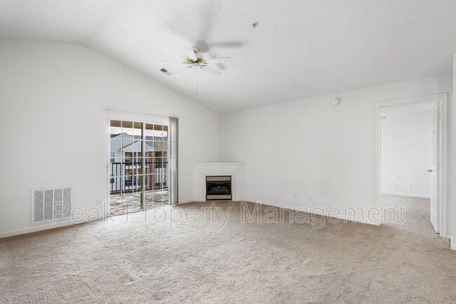 Building Photo - 811 Brassie Ln
